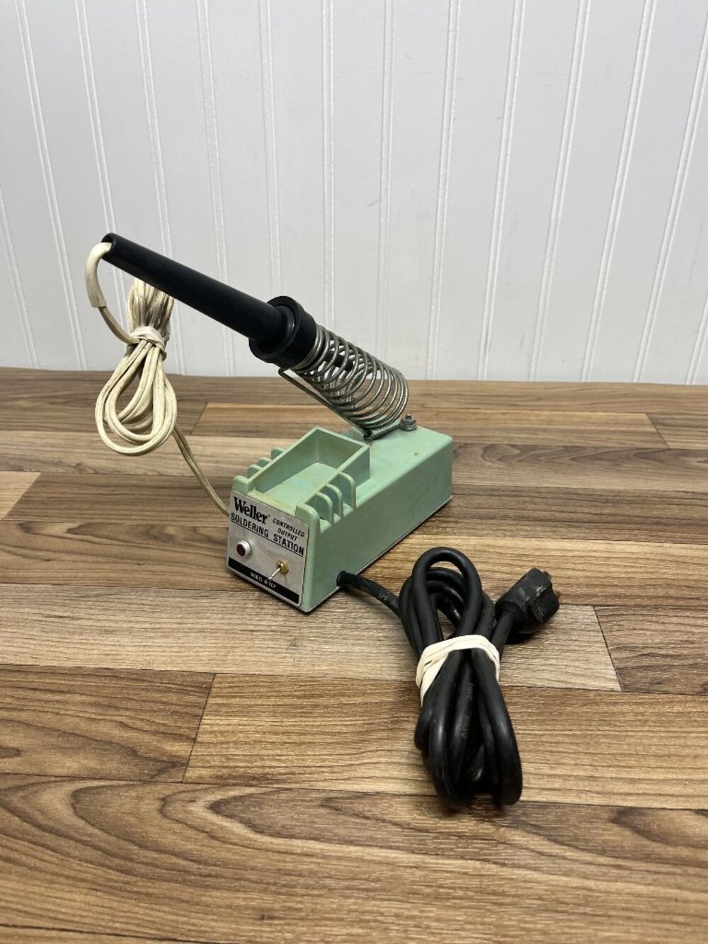 Weller Controlled Output Soldering Station Model W-TCP-L With Stand